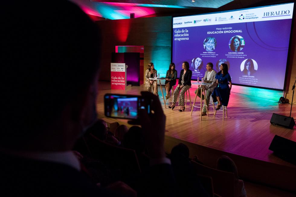 foto de la gala de la educacion aragonesa en la sala luis galve del auditorio de zaragoza 18